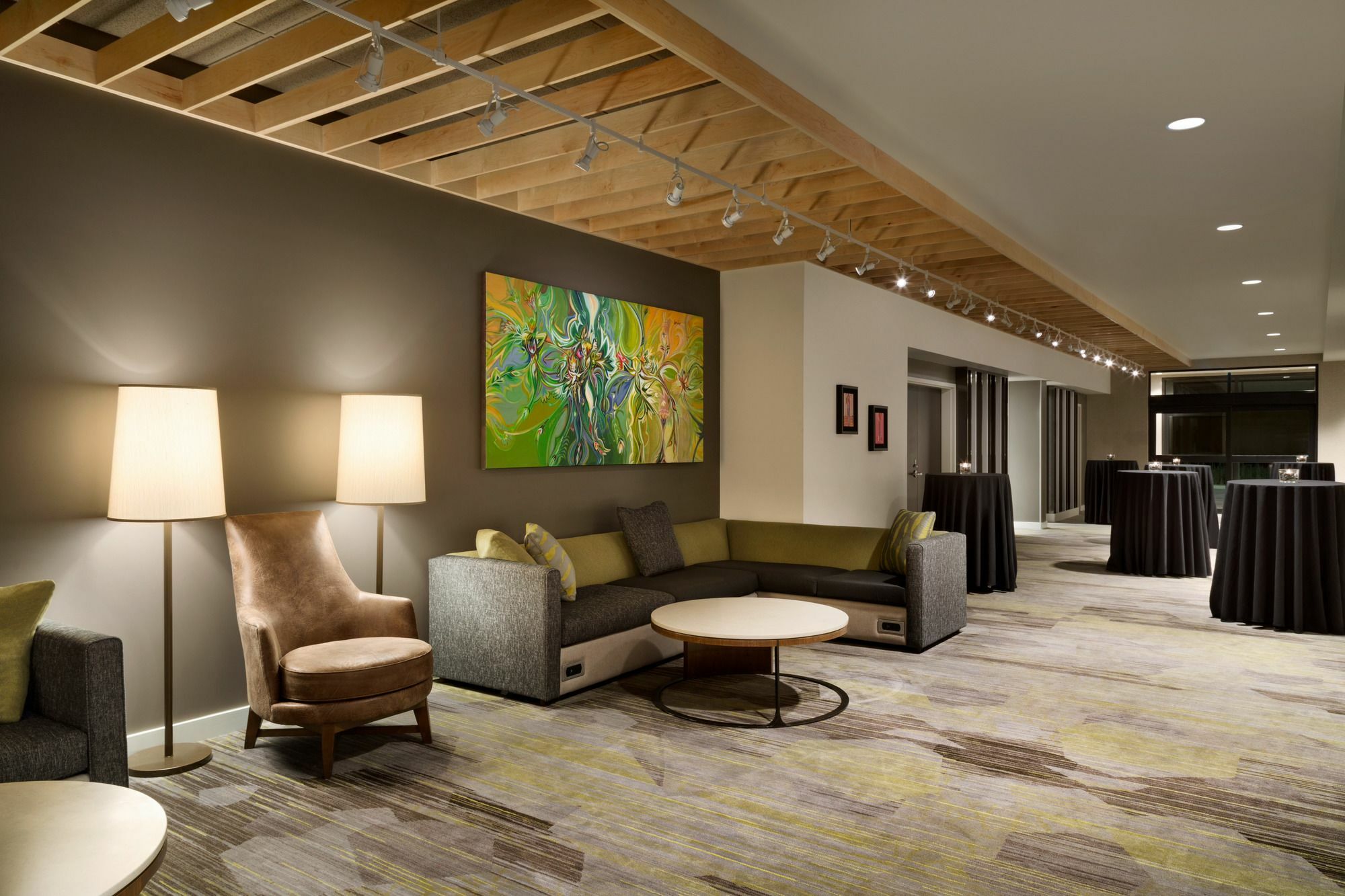 Hotel Dene & Conference Centre Cold Lake Bagian luar foto